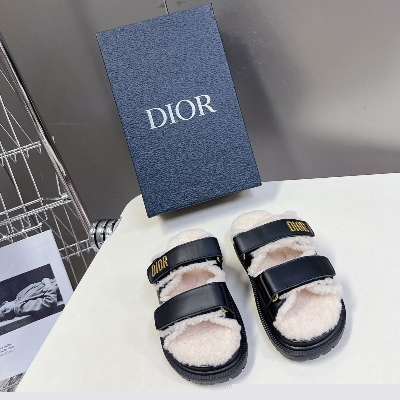 ch**an D*or slippers